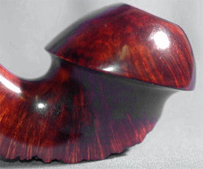 pipe sculptée, coté droit Pipe vue de droite