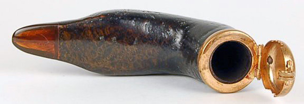 Le cou du canard Nording s'ouvre sur le foyer