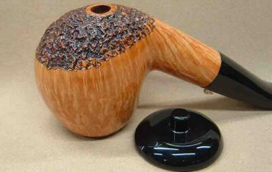 Logement du couvercle dans le bas de la pipe L'Anatra Logement du couvercle dans le bas de la pipe L'Anatra