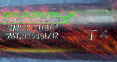 Estampille coté droit Estampille coté droit